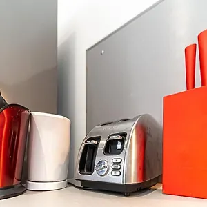 https://lyon-cite-la-suite-passerelle-avec-balcon-caluire.hotels-rhonealpes.com